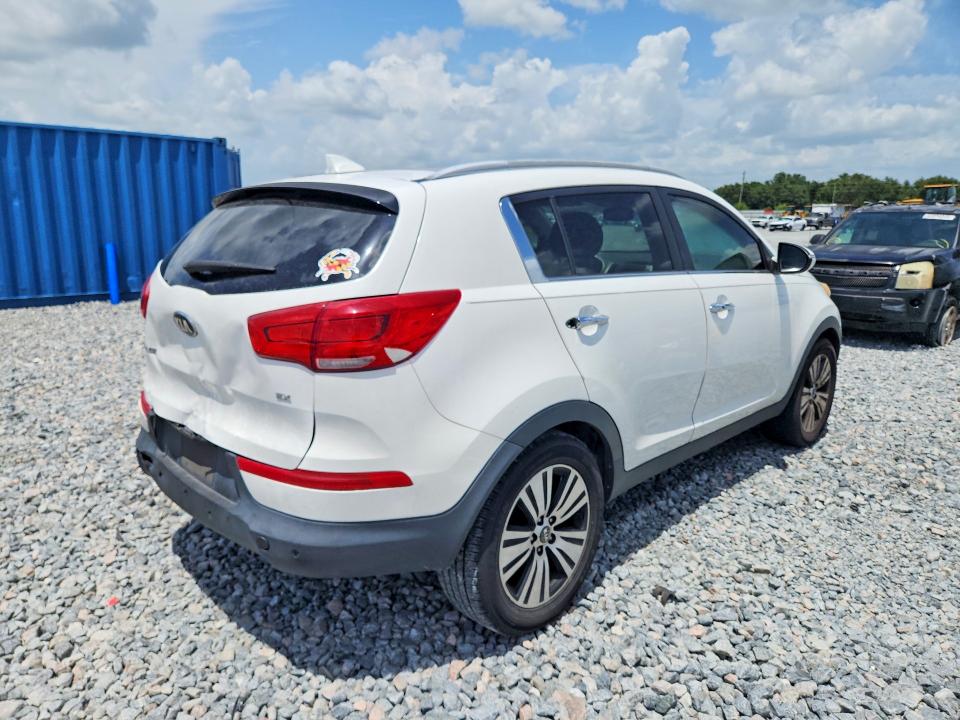 61671296 :رقم المزاد ، KNDPC3AC4F7687466 vin ، 2015 Kia Sportage مزاد بيع