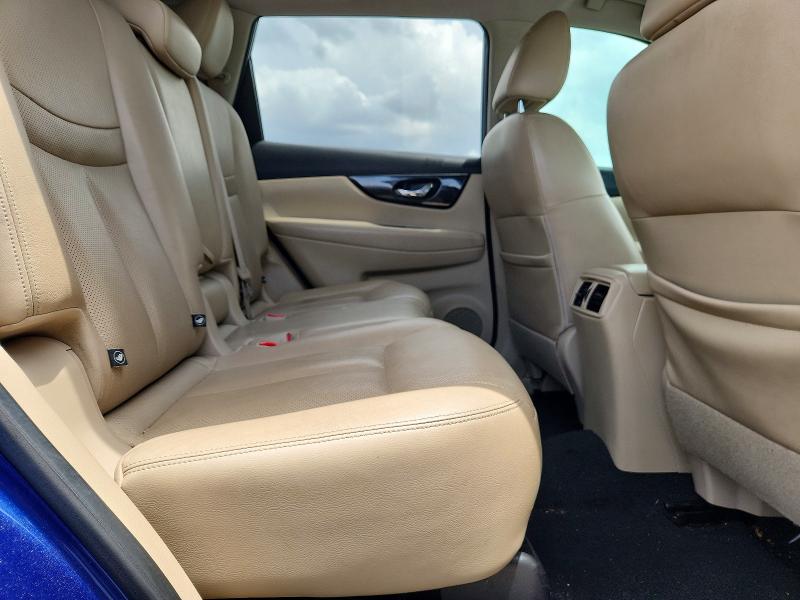 59404576 :رقم المزاد ، JN8AT2MT5HW140697 vin ، 2017 Nissan Rogue مزاد بيع
