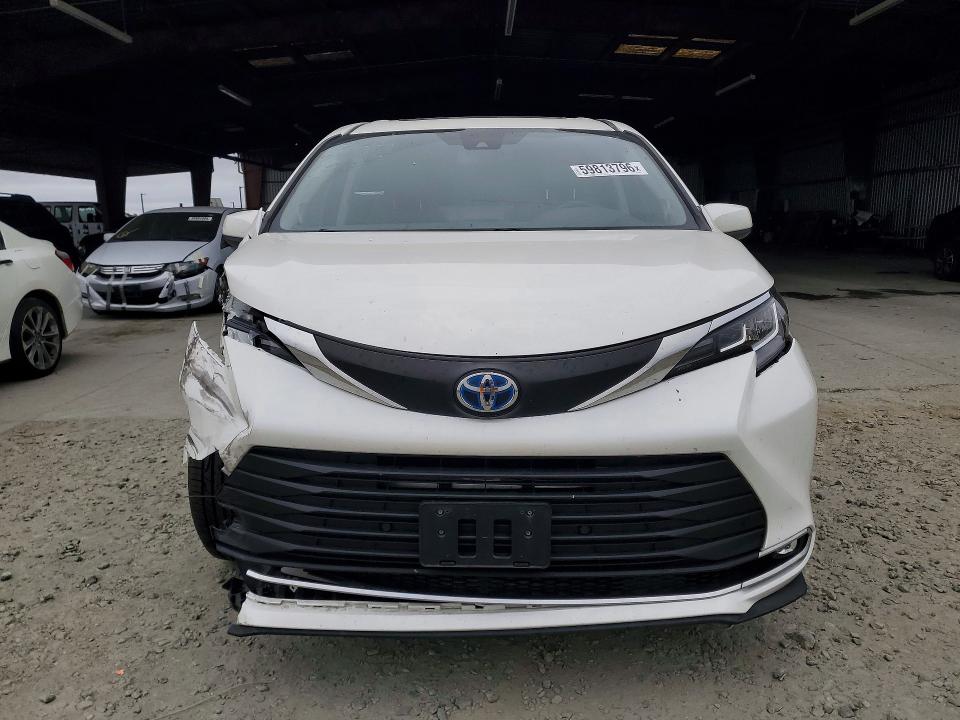 Продажа на аукционе авто 2021 Toyota Sienna, vin: 5TDJSKFCXMS005799, номер лота: 59813796