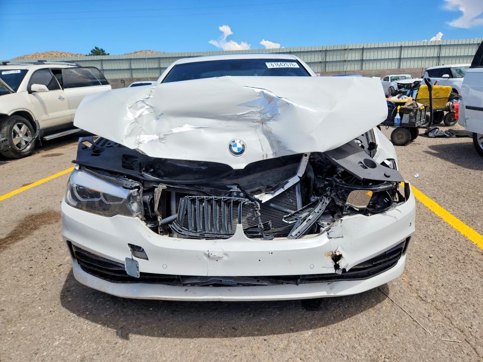 2018 Bmw 540 მანქანა იყიდება აუქციონზე, vin: WBAJE7C53JWC54841, აუქციონის ნომერი: 61642076