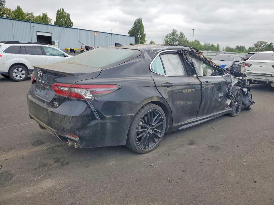 60973966 :رقم المزاد ، 4T1K61BKXNU069351 vin ، 2022 Toyota Camry مزاد بيع