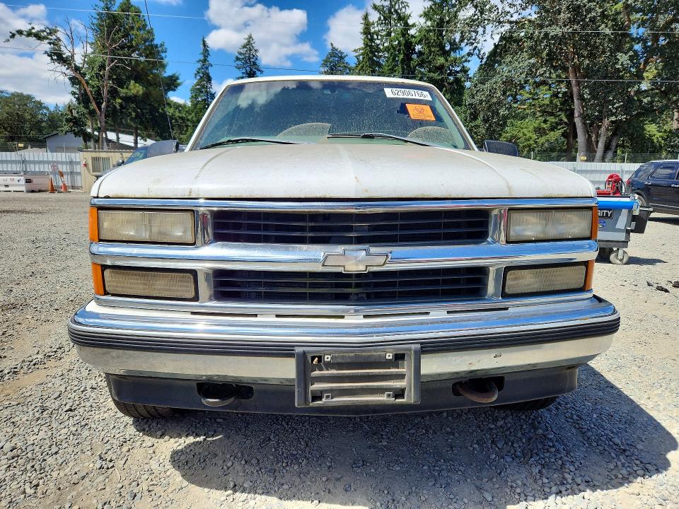 1999 Chevrolet Suburban მანქანა იყიდება აუქციონზე, vin: 3GNFK16R8XG127205, აუქციონის ნომერი: 62906766