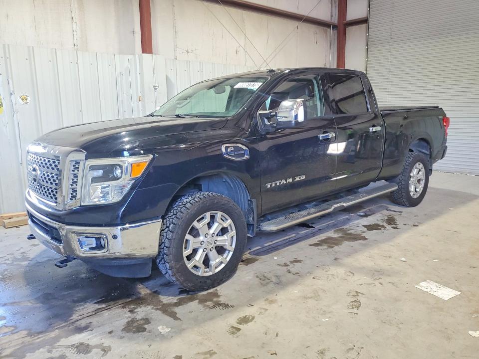 60067876 :رقم المزاد ، 1N6BA1F48HN507097 vin ، 2017 Nissan Titan Xd مزاد بيع