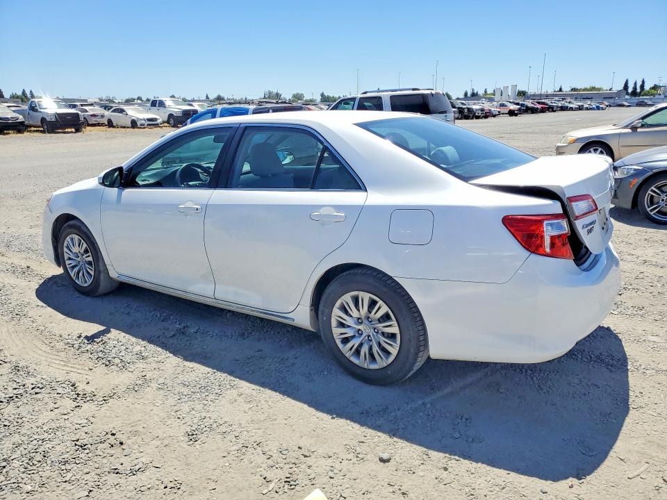 60241416 :رقم المزاد ، 4T4BF1FK2ER408538 vin ، 2014 Toyota Camry مزاد بيع