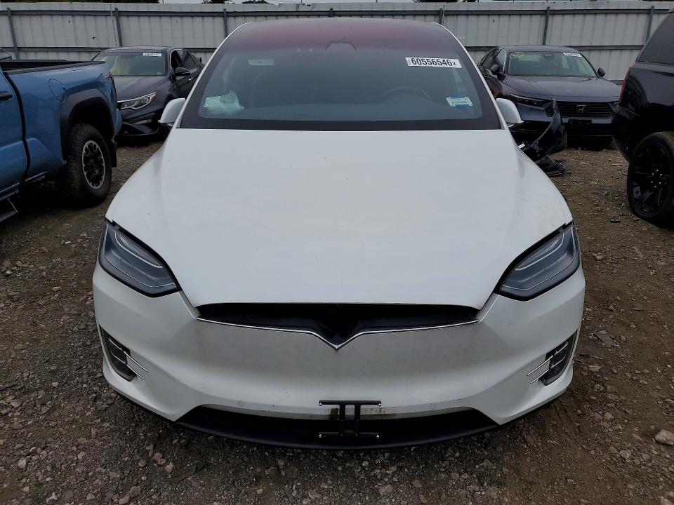 60556546 :رقم المزاد ، 5YJXCBE29GF022814 vin ، 2016 Tesla Model X مزاد بيع