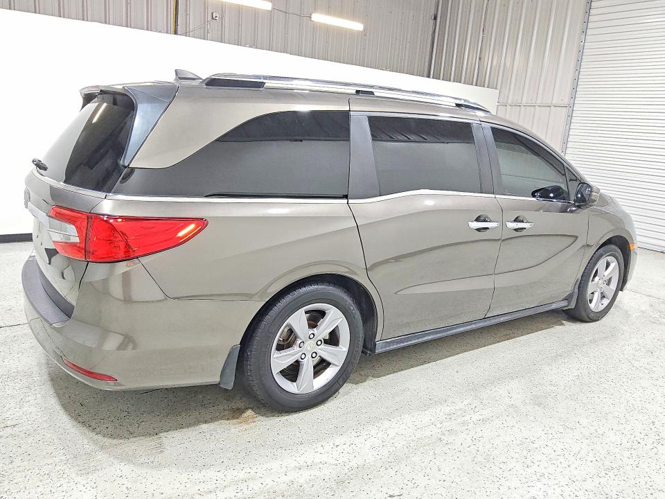 Продаж на аукціоні авто 2018 Honda Odyssey, vin: 5FNRL6H7XJB069901, номер лоту: 61132076