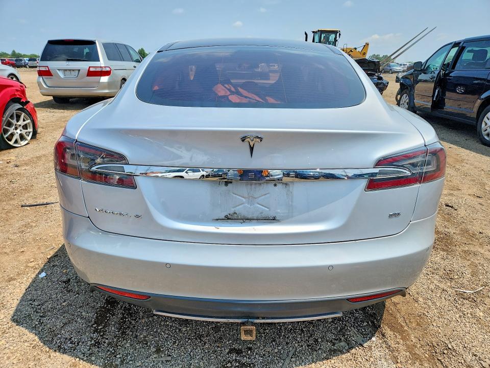 62989346 :رقم المزاد ، 5YJSA1CN6DFP22471 vin ، 2013 Tesla Model S مزاد بيع