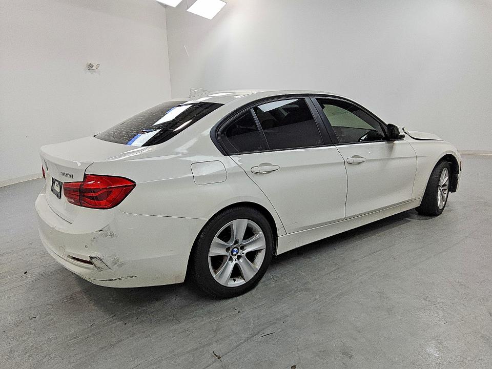 58576646 :رقم المزاد ، WBA8A9C53HK619488 vin ، 2017 Bmw 320 مزاد بيع