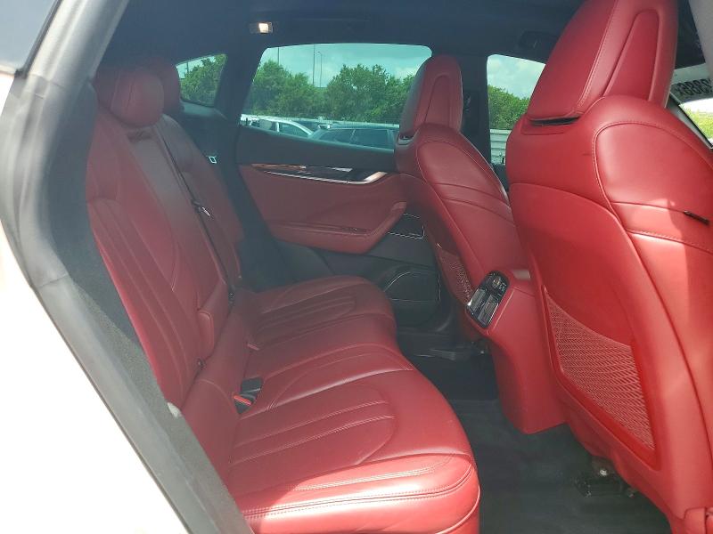 62692386 :رقم المزاد ، ZN661YUS0JX284352 vin ، 2018 Maserati Levante مزاد بيع