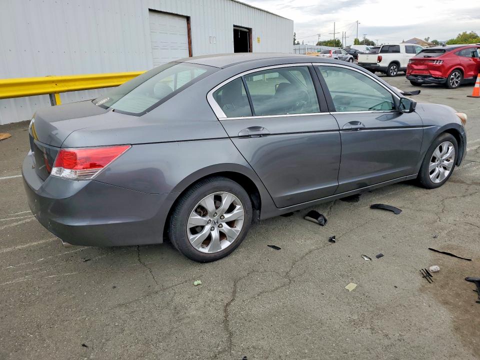 61048116 :رقم المزاد ، JHMCP26738C065331 vin ، 2008 Honda Accord مزاد بيع