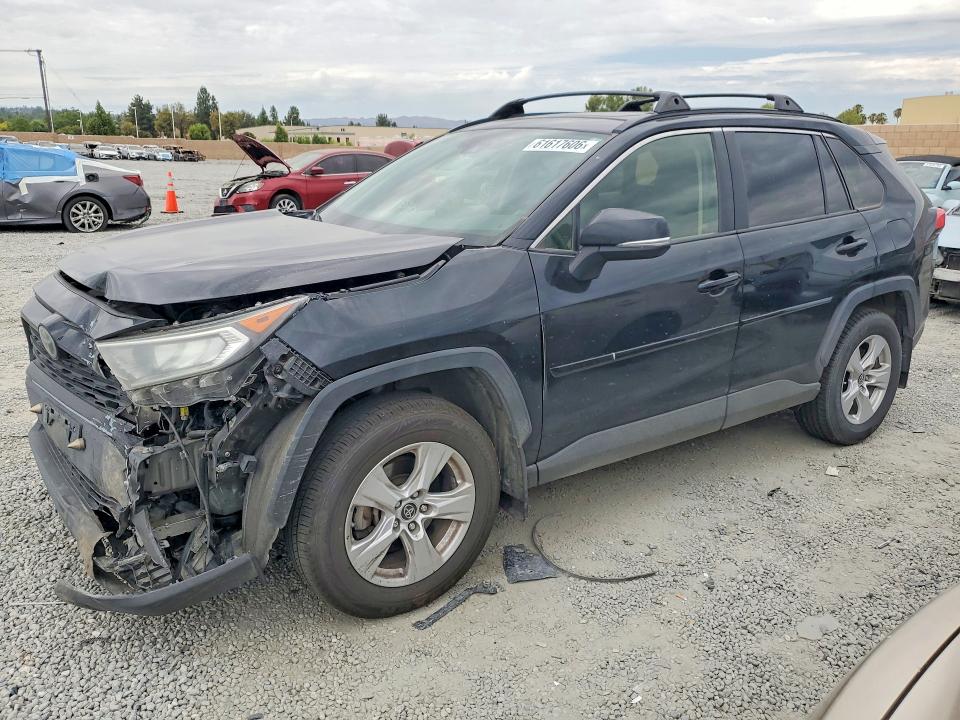 Продажа на аукционе авто 2019 Toyota Rav4, vin: JTMP1RFV1KD024760, номер лота: 61617606