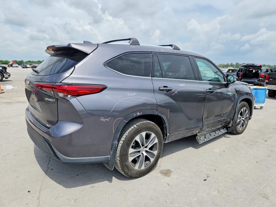 2021 Toyota Highlander მანქანა იყიდება აუქციონზე, vin: 5TDGBRCH5MS033643, აუქციონის ნომერი: 61610866