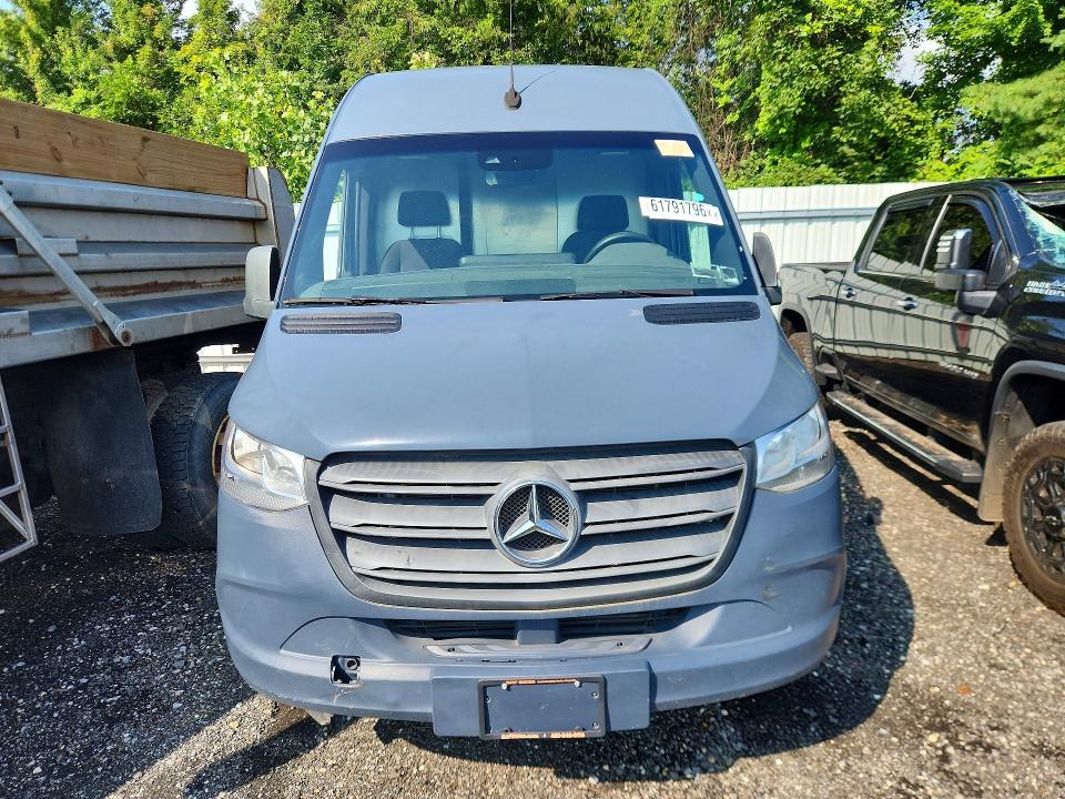 61791796 :رقم المزاد ، WD4PF0CD9KP091118 vin ، 2019 Mercedes-benz Sprinter مزاد بيع