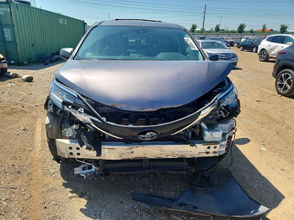 60684716 :رقم المزاد ، 5TDKSKFC0NS054712 vin ، 2022 Toyota Sienna مزاد بيع