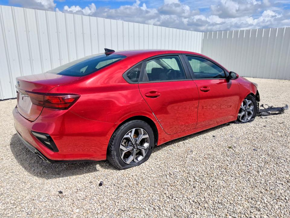 2021 Kia Forte მანქანა იყიდება აუქციონზე, vin: 3KPF24AD1ME335794, აუქციონის ნომერი: 59543546