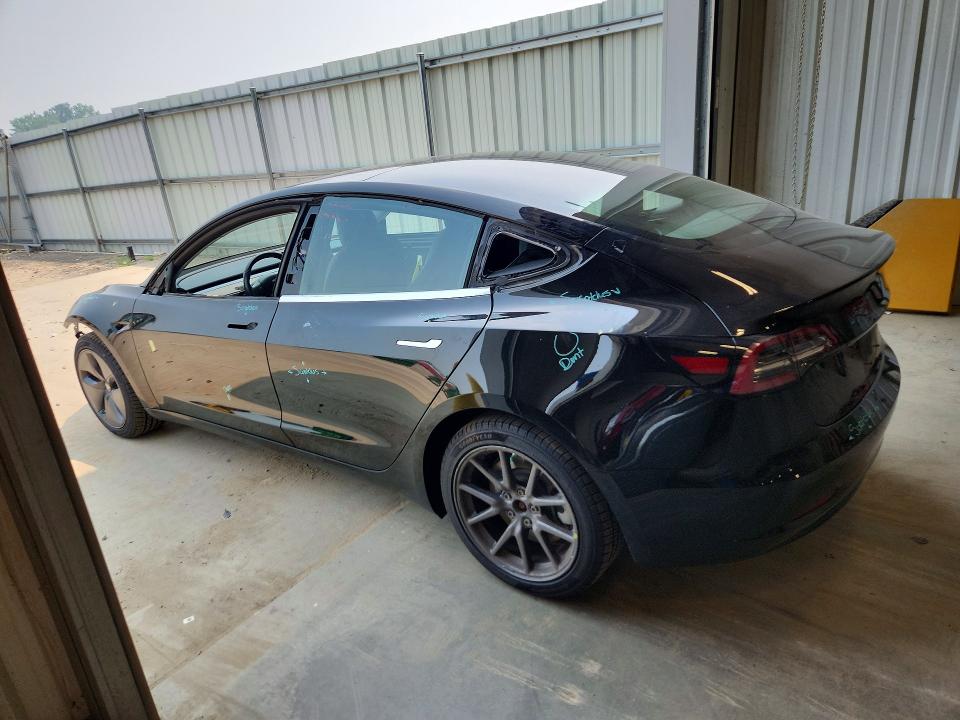 61427066 :رقم المزاد ، 5YJ3E1EB1JF127213 vin ، 2018 Tesla Model 3 مزاد بيع