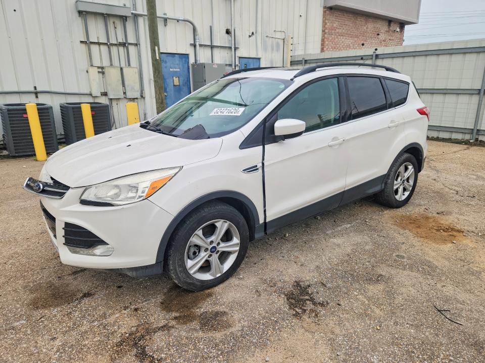2015 Ford Escape მანქანა იყიდება აუქციონზე, vin: 1FMCU9GX5FUA72334, აუქციონის ნომერი: 62421626