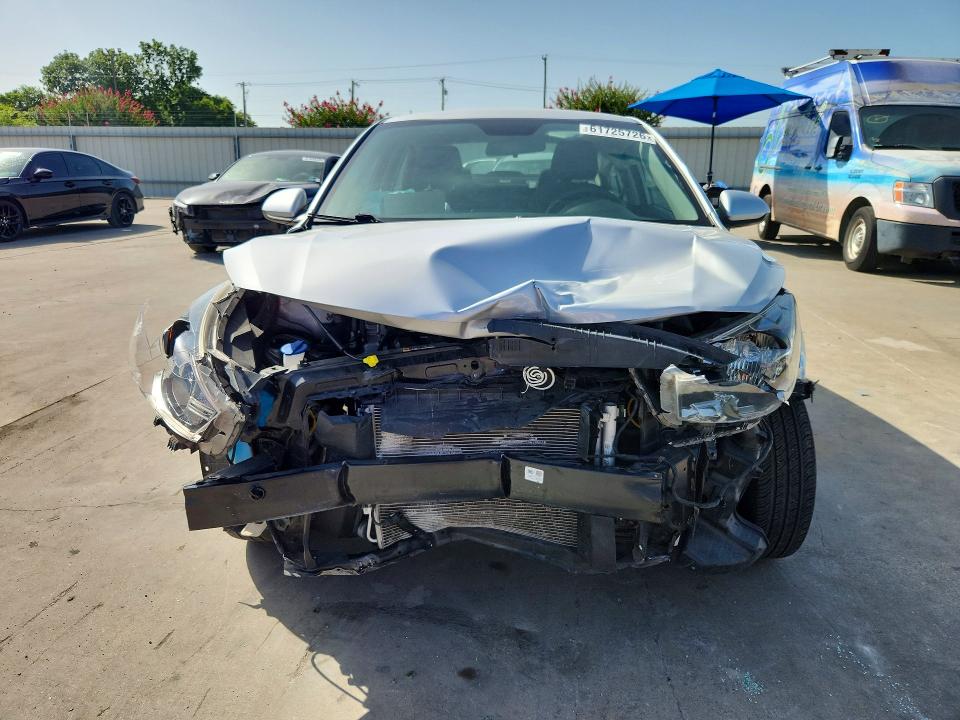 61725726 :رقم المزاد ، 3KPA24ADXME422359 vin ، 2021 Kia Rio مزاد بيع