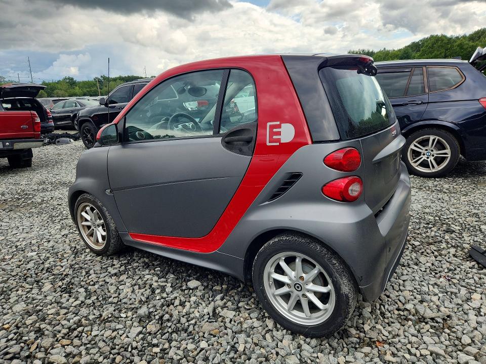 2015 Smart Fortwo მანქანა იყიდება აუქციონზე, vin: WMEEJ9AA2FK840407, აუქციონის ნომერი: 62830446