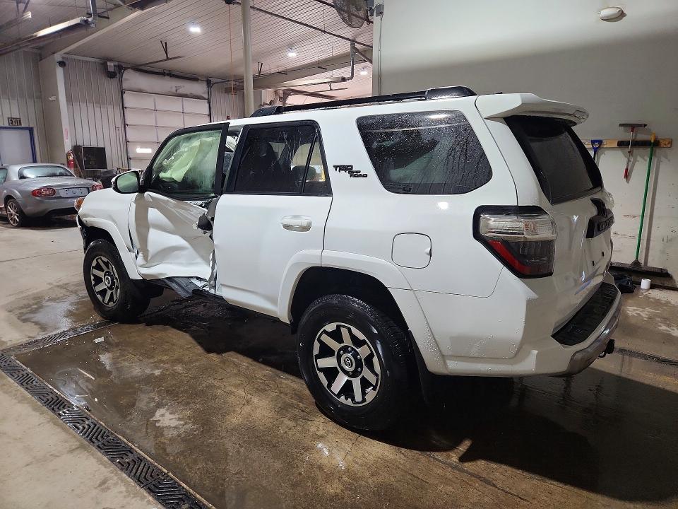 Продажа на аукционе авто 2024 Toyota 4runner, vin: JTERU5JR6R6303618, номер лота: 62002646