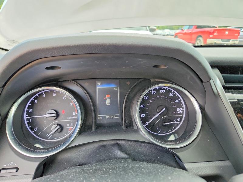 62546436 :رقم المزاد ، 4T1B11HK6KU806742 vin ، 2019 Toyota Camry مزاد بيع