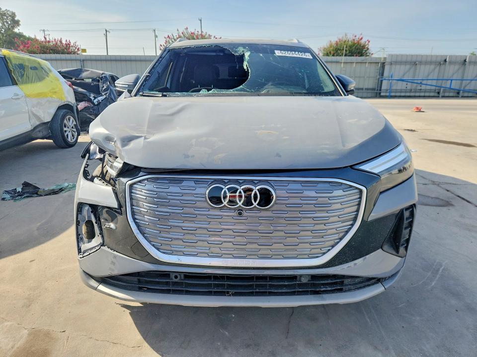 62694426 :رقم المزاد ، WA1H2BFZ8NP053407 vin ، 2022 Audi Q4 E-tron مزاد بيع
