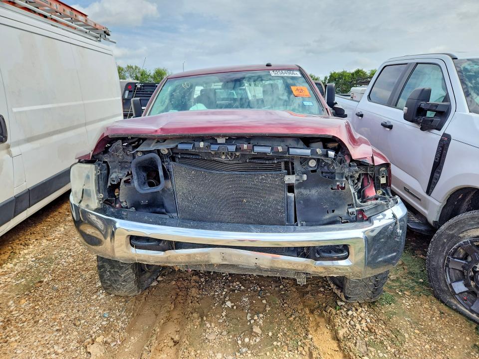 52584966 :رقم المزاد ، 3C6UR5HL2JG320296 vin ، 2018 Ram 2500 مزاد بيع
