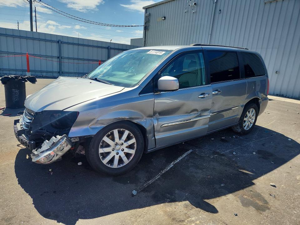 2016 Chrysler Town & Country მანქანა იყიდება აუქციონზე, vin: 2C4RC1BG2GR137892, აუქციონის ნომერი: 61114816