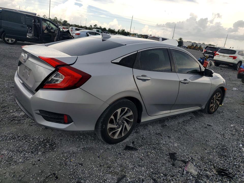 Продажа на аукционе авто 2018 Honda Civic, vin: 2HGFC2F77JH605035, номер лота: 60055396