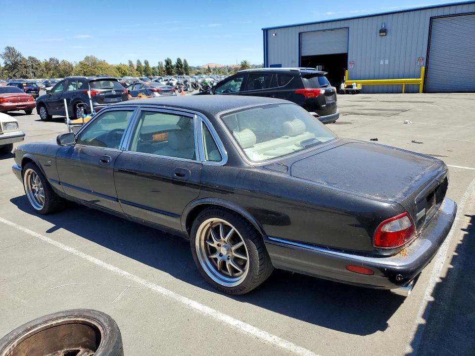 60274346 :رقم المزاد ، SAJDA15B32MF42532 vin ، 2002 Jaguar Xjr مزاد بيع