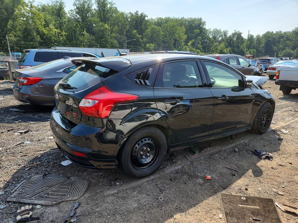 2013 Ford Focus მანქანა იყიდება აუქციონზე, vin: 1FADP3L93DL240548, აუქციონის ნომერი: 60624156