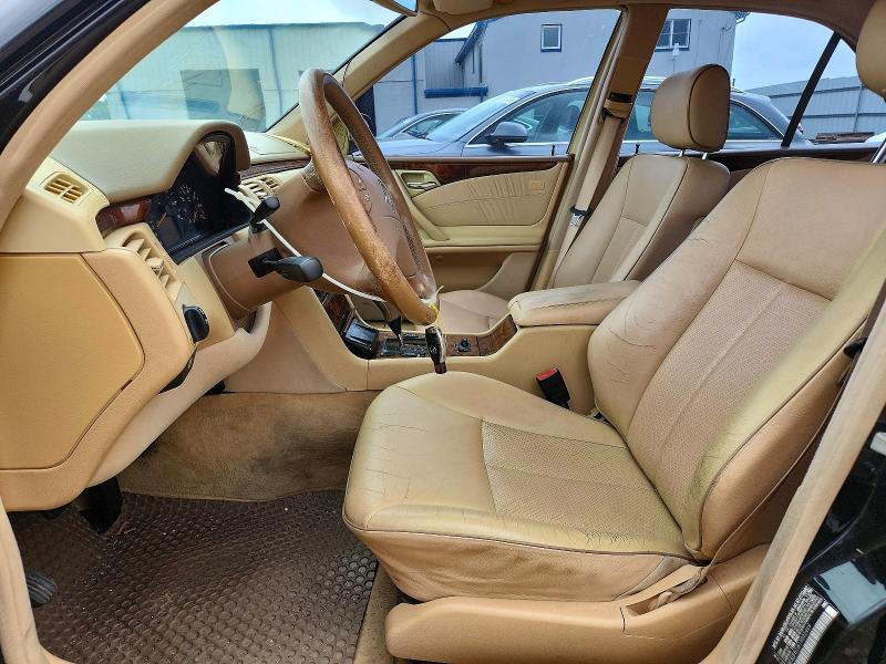 61800516 :رقم المزاد ، WDBJF82J41X052469 vin ، 2001 Mercedes-benz E مزاد بيع