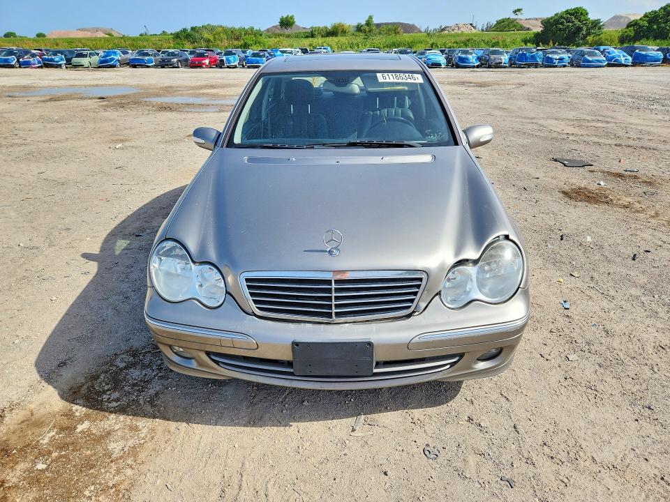 61186346 :رقم المزاد ، WDBRF92H77F914023 vin ، 2007 Mercedes-benz C مزاد بيع