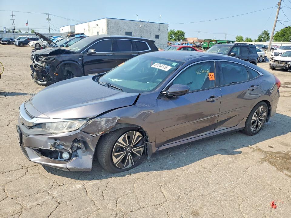 60644176 :رقم المزاد ، 19XFC1F3XHE007355 vin ، 2017 Honda Civic مزاد بيع