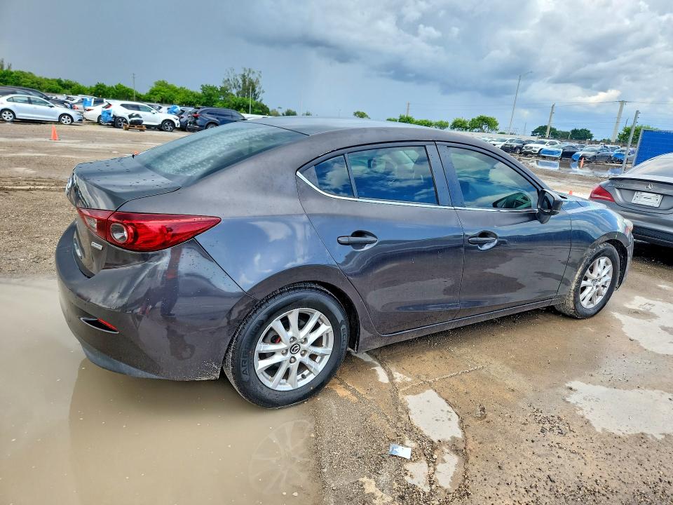 62629876 :رقم المزاد ، 3MZBN1U75JM179123 vin ، 2018 Mazda 3 مزاد بيع