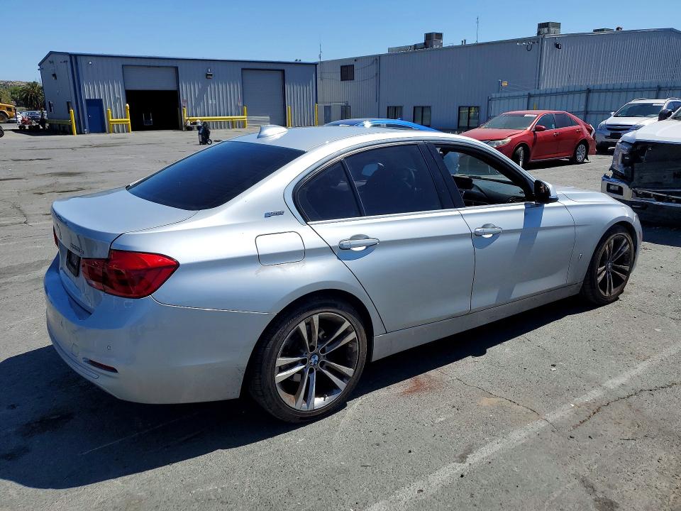 61884426 :رقم المزاد ، WBA8E1C57HK895095 vin ، 2017 Bmw 330e مزاد بيع