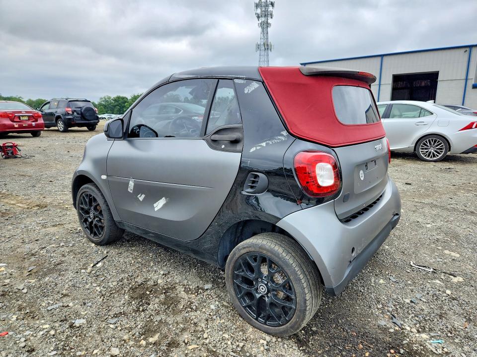 60167766 :رقم المزاد ، WMEFK9BA8KK393186 vin ، 2019 Smart Fortwo مزاد بيع
