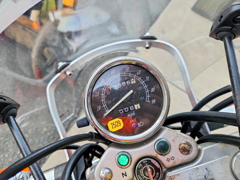 61111956 :رقم المزاد ، JS1NJ48A912101710 vin ، 2001 Suzuki Gz250 مزاد بيع