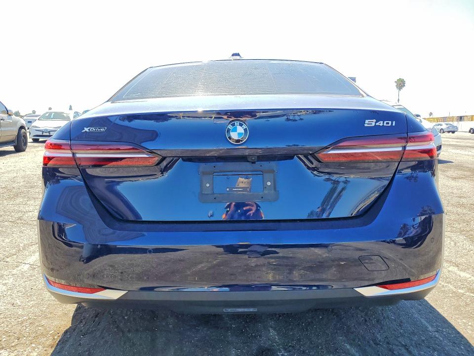61623546 :رقم المزاد ، WBA63FJ07RCR92701 vin ، 2024 Bmw 540 مزاد بيع