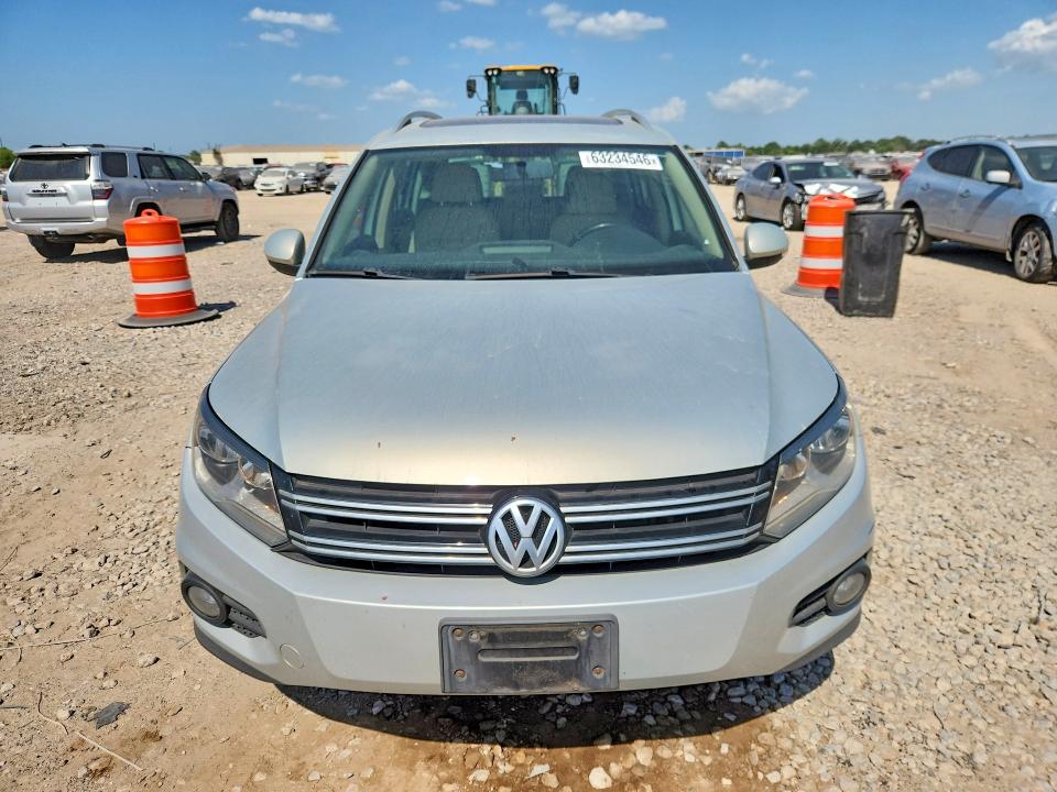 63234546 :رقم المزاد ، WVGAV7AX0FW563125 vin ، 2015 Volkswagen Tiguan مزاد بيع