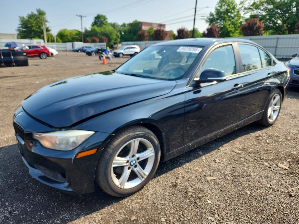 59228266 :رقم المزاد ، WBA3C3C58FK200535 vin ، 2015 Bmw 320 مزاد بيع