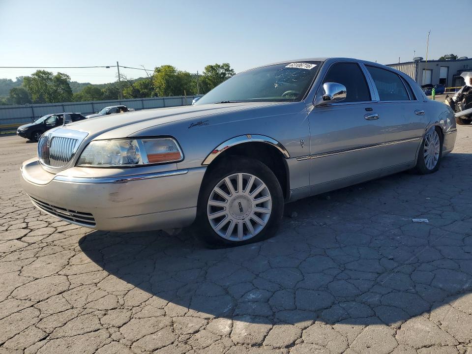 Aukcja sprzedaży 2005 Lincoln Town Car, vin: 1LNHM81W35Y643276, numer aukcji: 63106716
