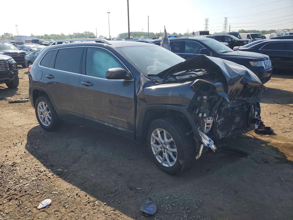 85769805 :رقم المزاد ، 1C4PJLCB8FW530698 vin ، 2015 Jeep Cherokee مزاد بيع