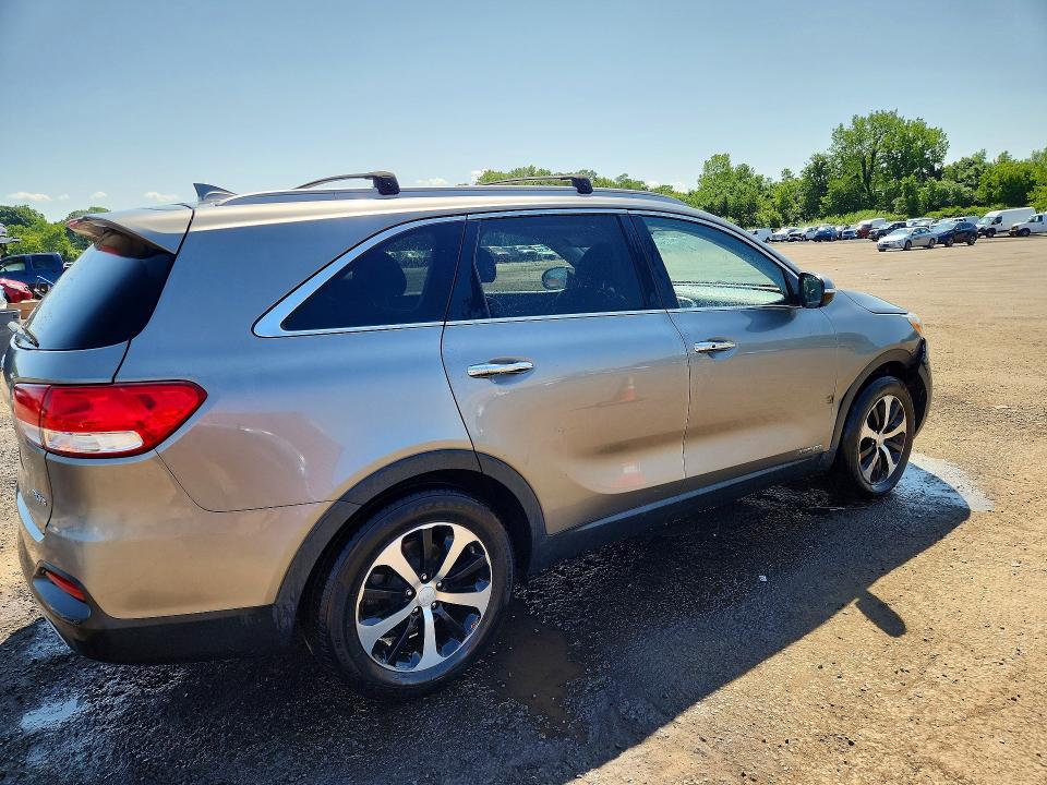 62282646 :رقم المزاد ، 5XYPHDA59JG417976 vin ، 2018 Kia Sorento مزاد بيع