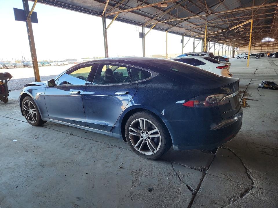 2013 Tesla Model S მანქანა იყიდება აუქციონზე, vin: 5YJSA1CN3DFP27479, აუქციონის ნომერი: 62800976