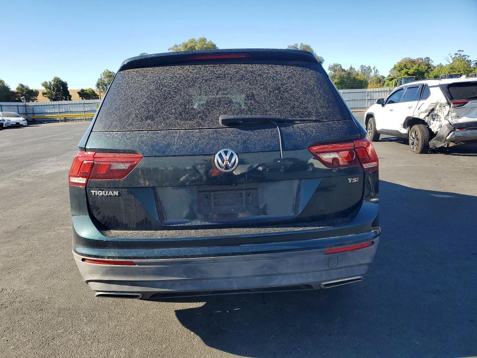 62480796 :رقم المزاد ، 3VV1B7AX5JM109668 vin ، 2018 Volkswagen Tiguan مزاد بيع