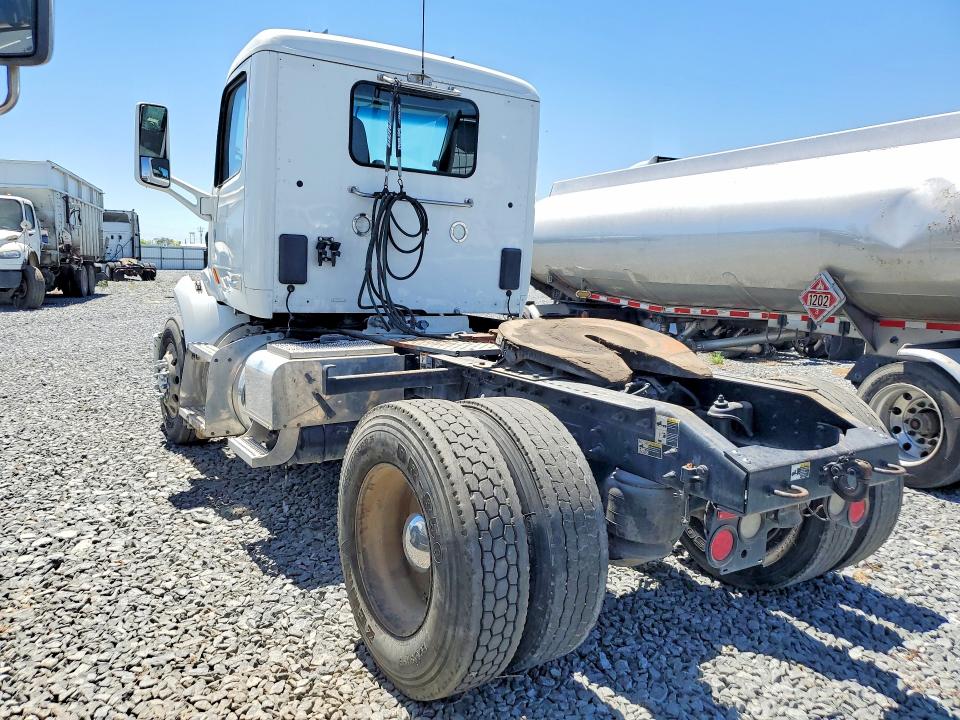 56317356 :رقم المزاد ، 1XPBAP8X3ND758400 vin ، 2022 Peterbilt 579 مزاد بيع