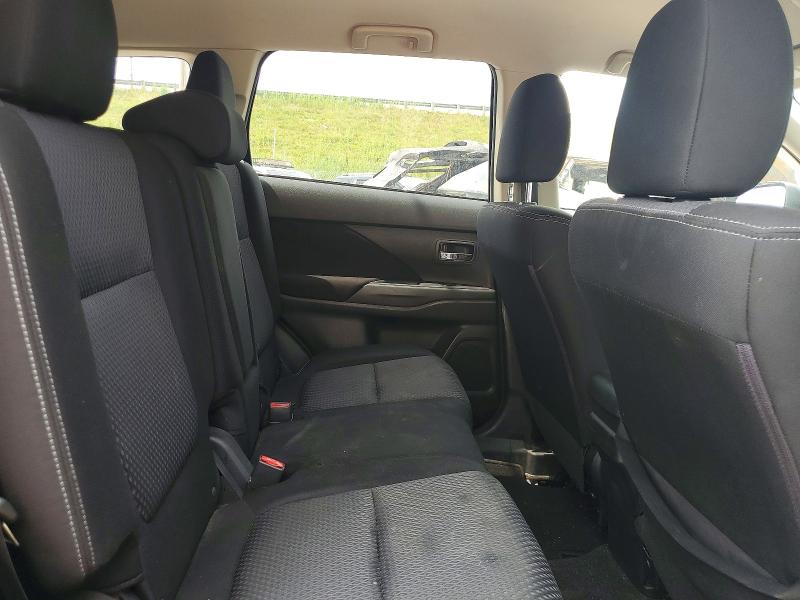 Продажа на аукционе авто 2016 Mitsubishi Outlander, vin: JA4AZ3A31GZ035151, номер лота: 61947386