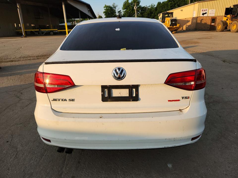 60852586 :رقم المزاد ، 3VWD17AJ3FM231993 vin ، 2015 Volkswagen Jetta مزاد بيع