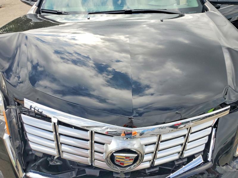 60022376 :رقم المزاد ، 3GYFNDE37FS638800 vin ، 2015 Cadillac Srx مزاد بيع